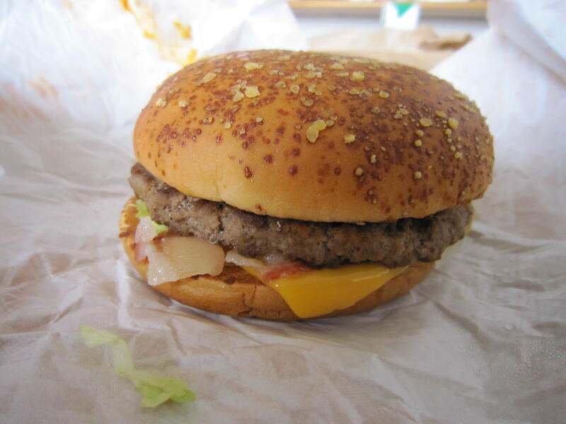 マクドナルドの期間限定バーガー「ハワイアンバーガー」を食べました